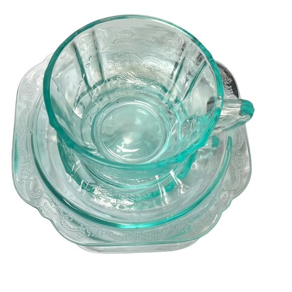 Vintage teal glass teacup set - teal glass set of four teacups and saucers - Picture 3 of 7